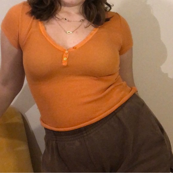 Sweetheart orange knitted Shirt!! - Picture 2 of 2
